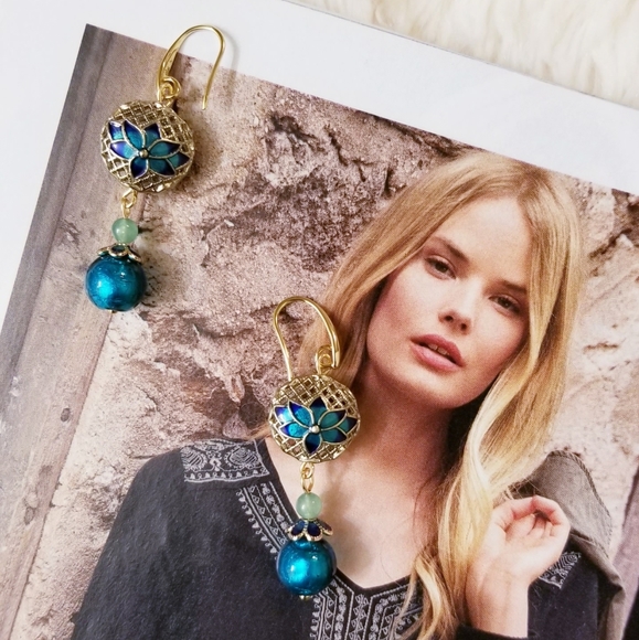 NEW 14K Gold Lotus Flower Earrings - Picture 3 of 16